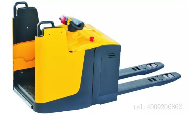 西林站駕式電動(dòng)搬運(yùn)車(chē)(圖3) 西林站駕式電動(dòng)搬運(yùn)車(chē)(圖3)